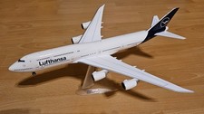 Flugzeugmodell Boeing 747-8 im