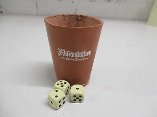 Leder knobelbecher mit würfel - knobelbecher,