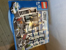 LEGO City 7498 Polizeistation