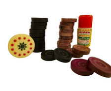 Carrom Steine, Striker und