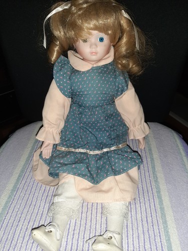 Vintage gilde porzellanpuppe - vintage,