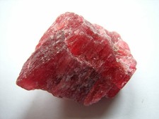 Leicht transparenter RHODONIT