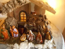 Weihnachtskrippe Krippe mit Verzierung aus Holz mit Figuren EINE RARITÄT