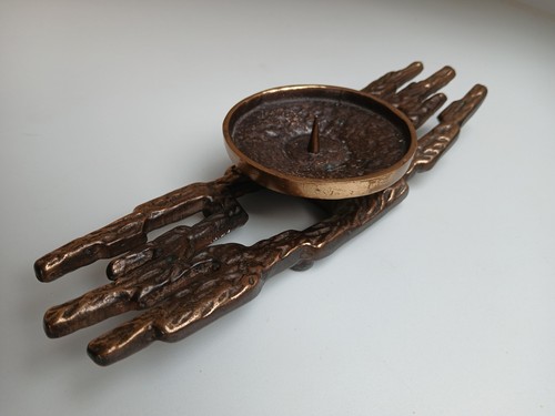 Brutalistischer bronze - brutalistischer,