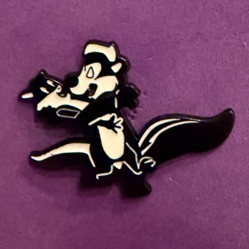 Pin badge anstecker looney - pin, anstecker,