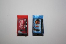 2 Beleuchtete Getränkeautomaten H0 1:87