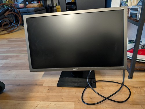 Monitor bildschirm 24 zoll - /,