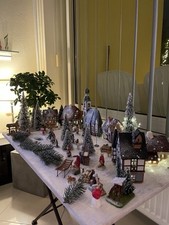Weihnachtsdorf Winterdorf Beleuchtetes Dorf mit Kirche, Figuren U Brett 90x50