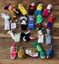 20 HANDGESTRICKTE FINGERPUPPEN