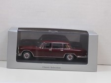 Mercedes-Benz 600 in dunkelrot