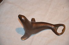 Verkaufe einen Bronze  seehund  als Flaschenöffner 465g massiv schwer