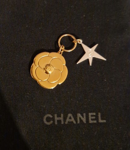 Chanel anhänger charm - chanel, kamelie