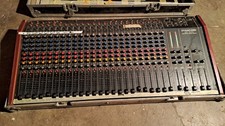 Zum Verkauf steht ein gebrauchtes Dynacord MC24-2 Mischpult inklusive Case.