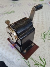  Spitzmaschine / Spitzer / Anspitzer / Bakelit / FTE 110