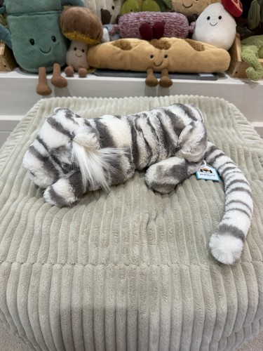 Jellycat little sacha snow - little,