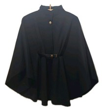 Elegantes schwarzes Cape Damen