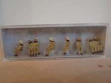 Preiser Feuerwehrmänner sitzend moderner Einsatzkleidung beige 10769 H0 1:87 OVP