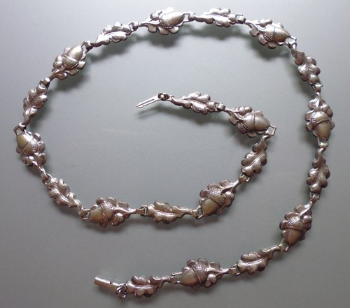 Schöne kette eichenlaub - -,