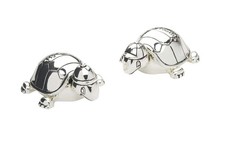 Die silbernen Dosen für den