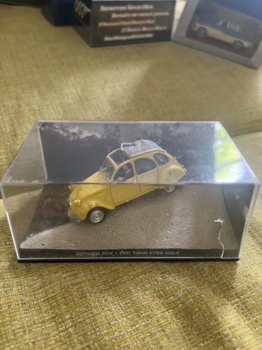James bond citroën 2cv - „james,