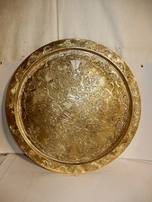 Alte Messingplatte - Tablett  mit Figuren - Gravuren