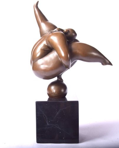 Balancierende frau ball bronze - balancierende,