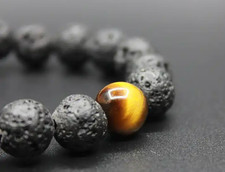 Armband aus Lava stein und tiegerauge naturstein. Männer Energiearmband