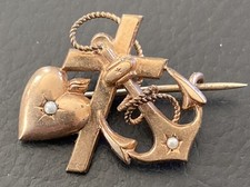 antike goldfarbene Brosche