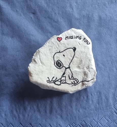 Bemalter stein hund - stein,