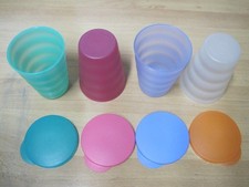 Tupperware,    4 Becher,    Junge Welle mit Deckel
