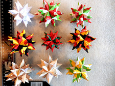 9 Sterne bunt farbiges Papier