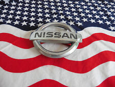 US JAPAN NISSAN CAR AUTO EMBLEM JUMBO BADGE LOGO DEKO SILBER DECO MODEL OF USA  