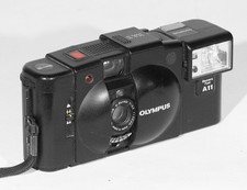 OLYMPUS XA 2 POINT & SHOOT SUCHERKAMERA