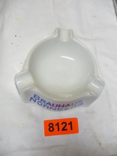 8121 alter aschenbecher - ,