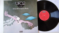 Ufo flying - ,