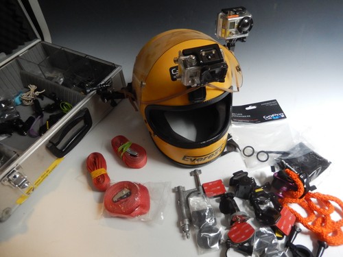 Actionhelm mit drei