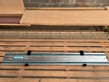 Führungsschienenhalter