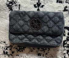 GUESS Schultertasche Clutch