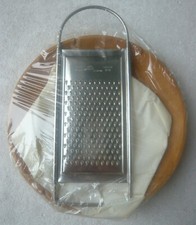 designimdorf TAVOLA Käse-Reibe Erlenschale mit Rösle Käsereibe 