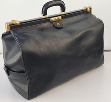 Aigner Tasche große Reisetasche Arztasche Weekender Leder schwarz guter Zustand