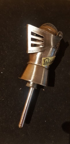 Weinausgießer ritterhelm - weinausgießer,