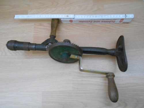 Alte handbohrmaschine mit - handbohrmaschine,
