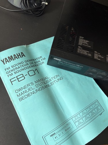 Yamaha fb01 synthesizer - fm,