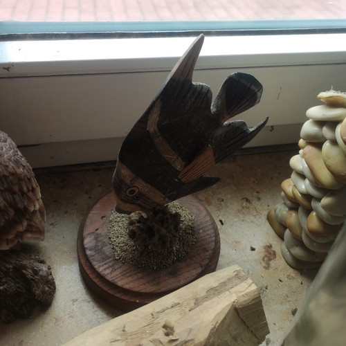 Handgefertigte holz figur - handgefertigte, holz-figur