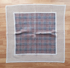 Tischdecke Mitteldecke Leinen grau-beige mit breiter Häkelspitze Handarbeit