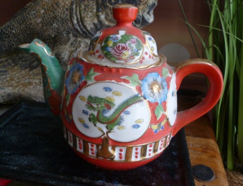 Seltsame chinesische teekanne - seltsame,