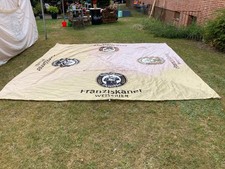  1 Stück5x5 Meter quadratischen Sonnenschirmen.Ohne Fuß Befestigung.Top Zustand.