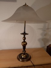 Hohe Vintage-Tischleuchte im Baluster-Stil aus massivem, poliertem Messing.