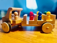 Nic Omnibus aus Holz -