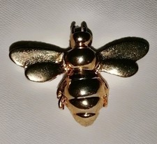 BIENE 17x23 mm, vergoldeter Anstecker / Pin Insekt Schmuck von Cabouchon